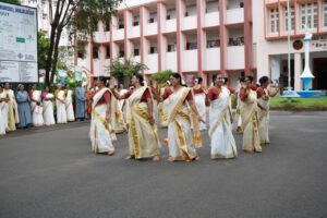 സെന്റ് ജോസഫ്‌സിൽ തിരുവാതിര കളറാക്കി സായാഹ്ന സൗഹൃദ വനിതാകൂട്ടായ്മ.