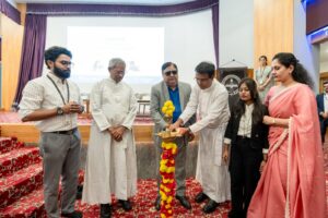 ഒരുദിവസം 1.25 ലക്ഷം ചോദ്യോത്തരങ്ങൾ ശബ്ദരൂപത്തിൽ ; അറിവിന് ശബ്ദമേകി ക്രൈസ്റ്റ് അക്കാദമി ഇൻസ്റ്റിറ്റ്യൂട്ട് ഓഫ് ലോയുടെ ‘ഗ്യാൻവാണി’